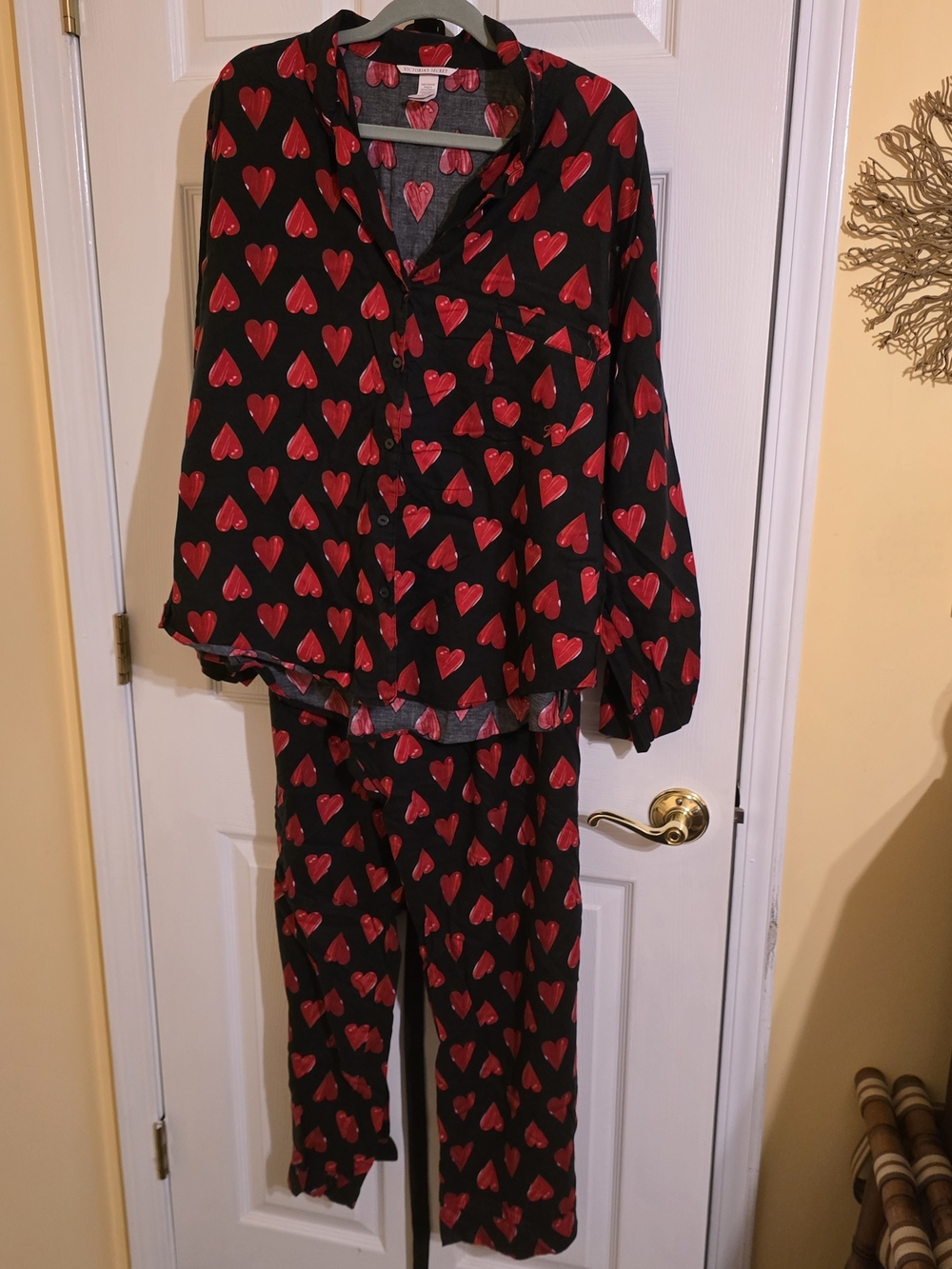 PINK Victoria's Secret Black Pajama Set with Red Heart Print